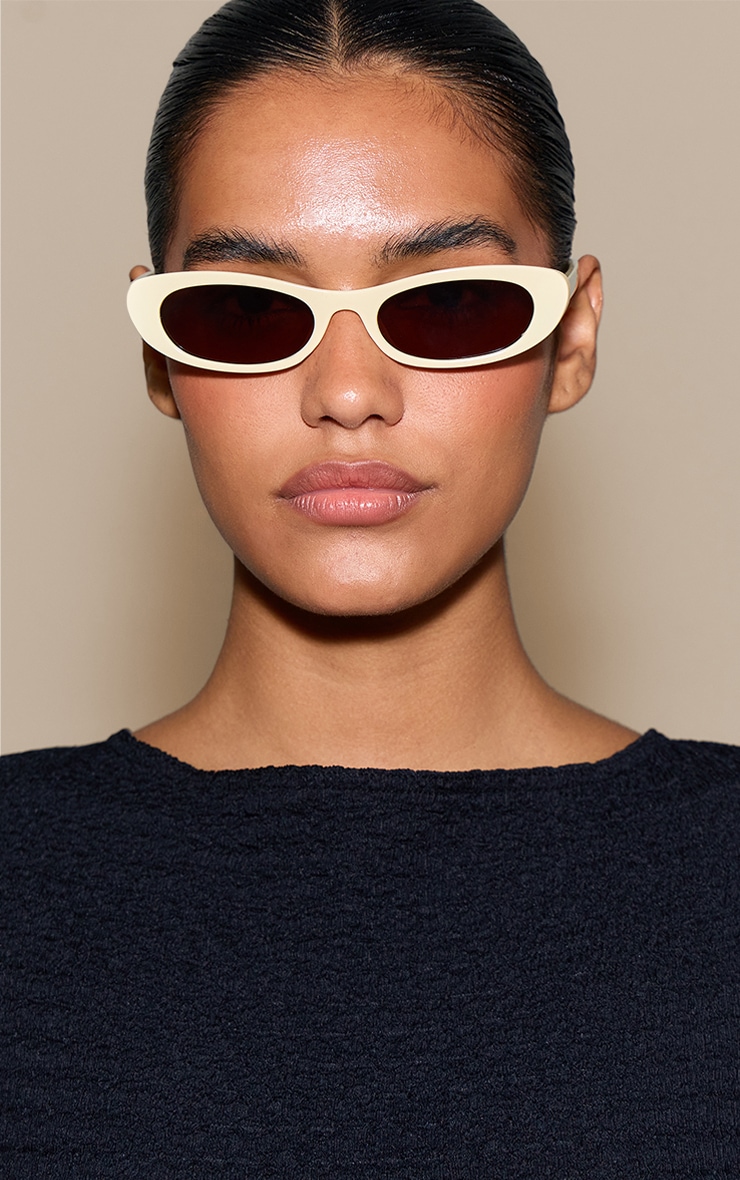 Lunettes de soleil style oeil de chat lisses jaune beurre image 1
