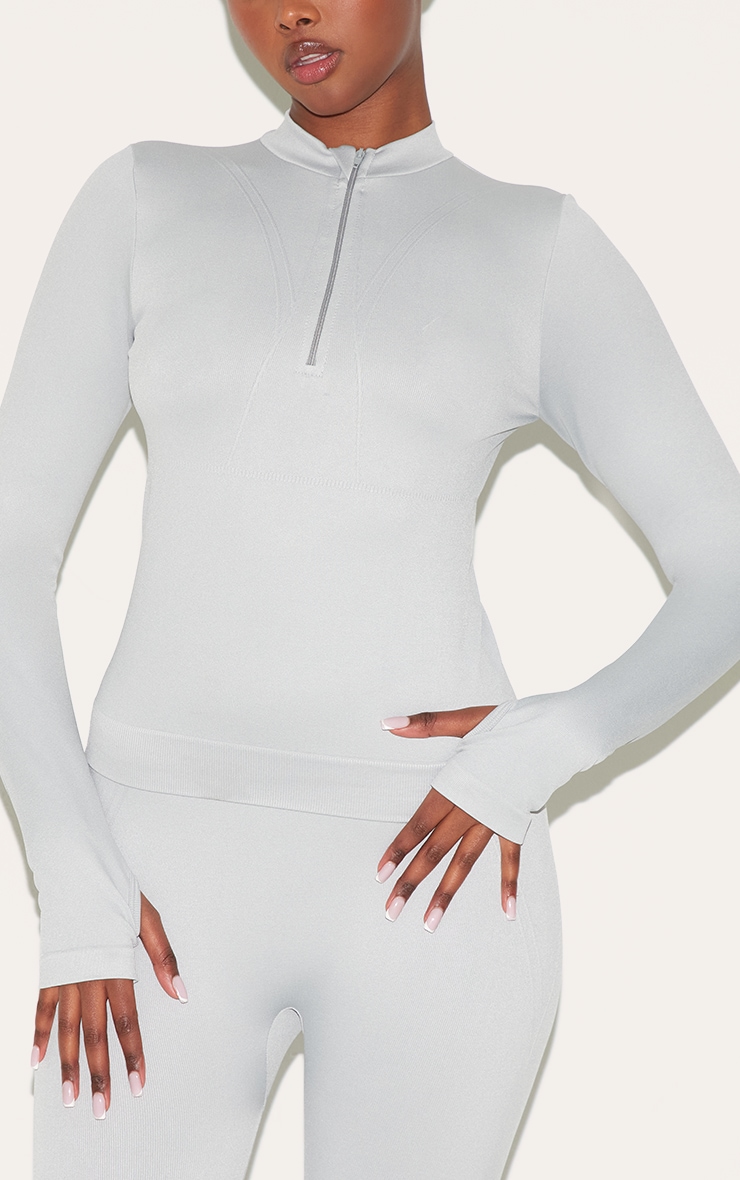 Veste ajustée gris clair sans coutures à quart de zip image 4