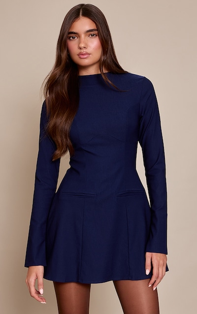 Robe droite tissée bleu marine à col bateau et manches évasées