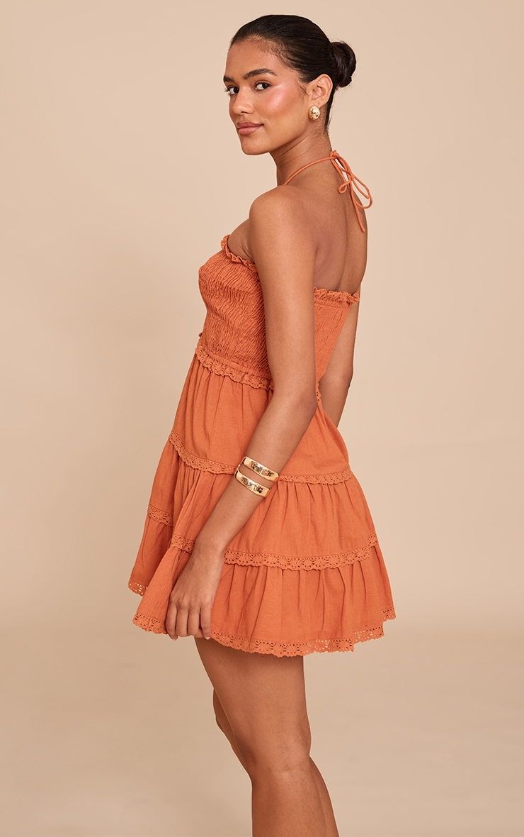 Robe bustier droite orange brûlé froncée à détail brodés image 2