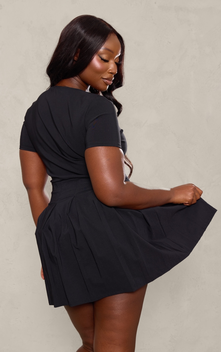 Plus Mini robe de tailleur noire à ourlet plissé image 2