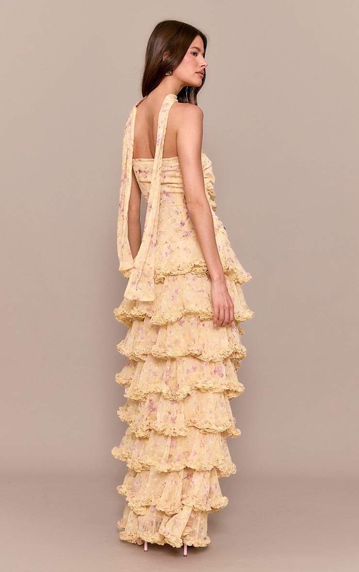 Robe longue en mousseline de soie jaune pâle imprimé petites fleurs à étages volantés image 2