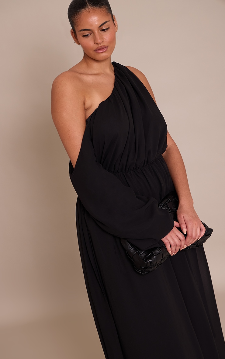 Plus Robe longue en mousseline de soie noire drapée à manches longues image 4