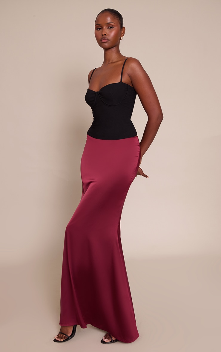 Jupe longue fluide satinée rouge vin image 2