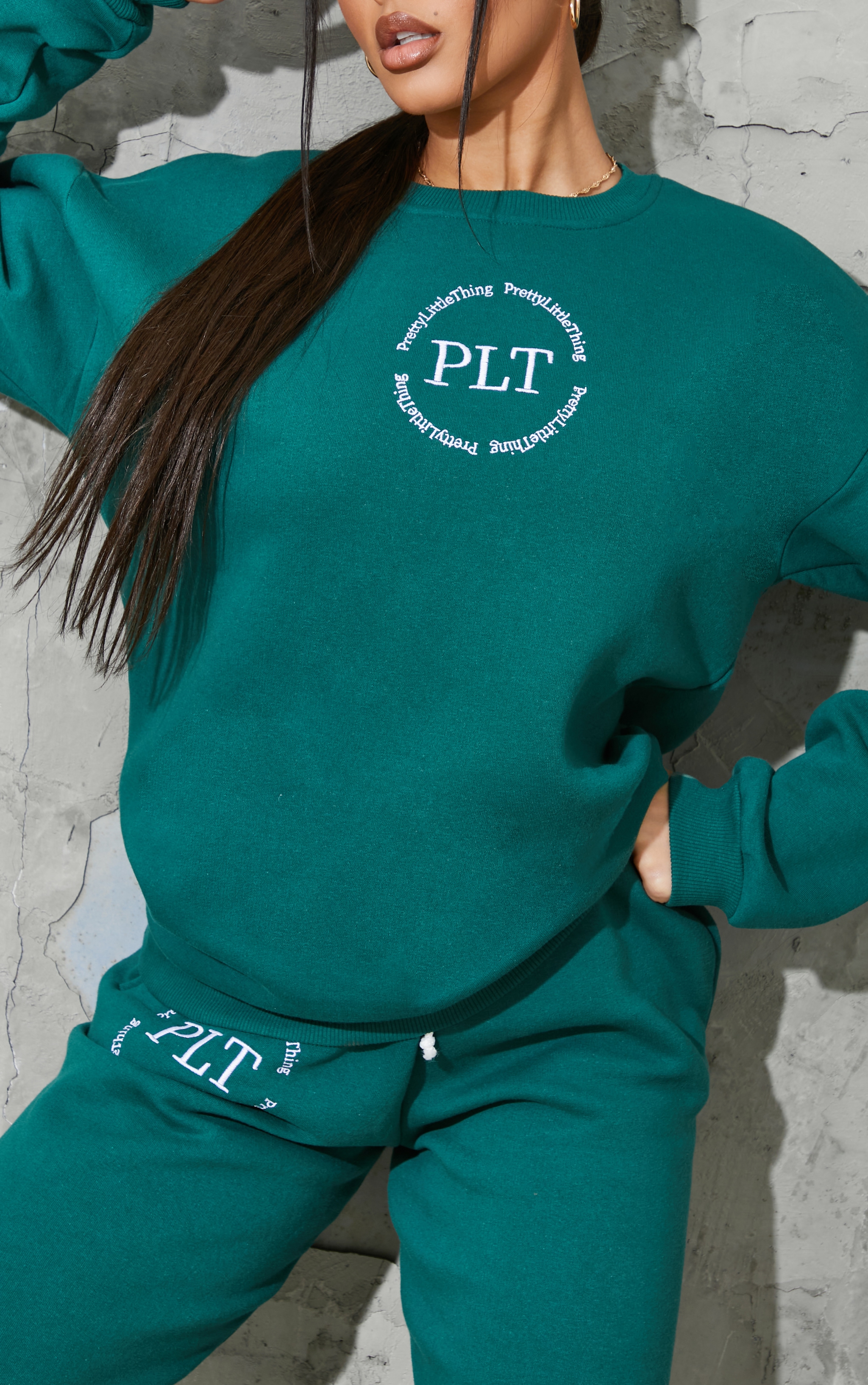 PRETTYLITTLETHING Dark Green Logo Oversized Sweatshirt image 4