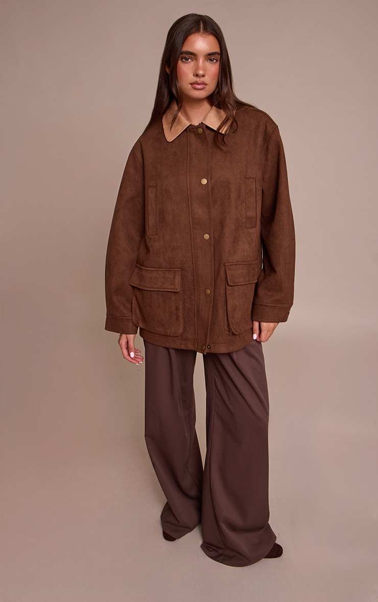 Veste chocolat à col contrastant et poches oversize image 3