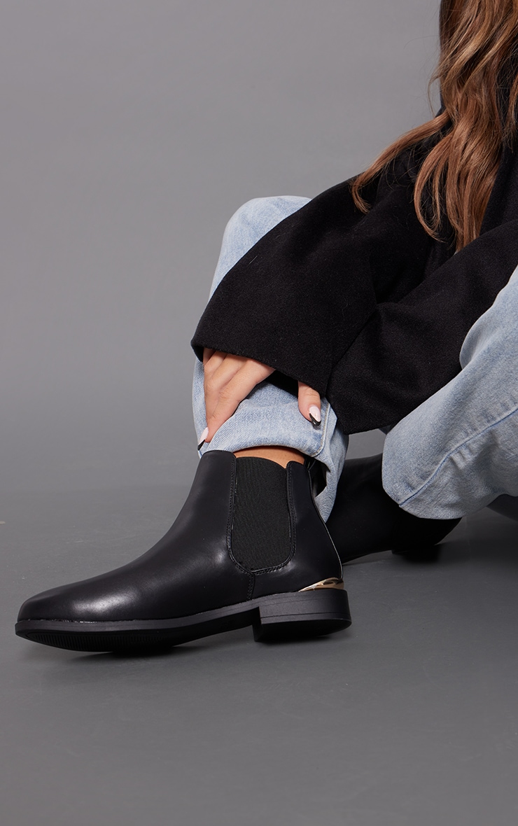 Round toe clearance leather ankle boots