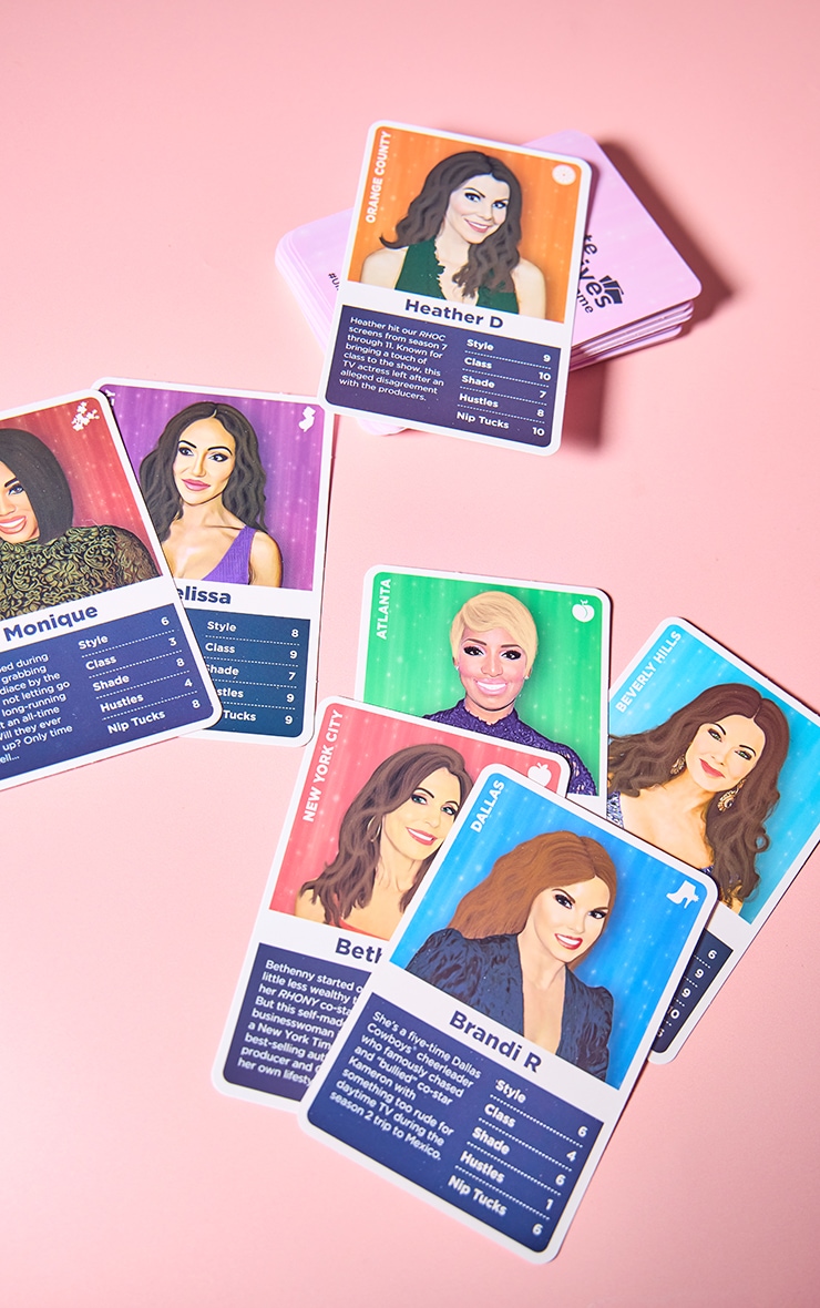 Ultimate Housewives - Card Game image 2