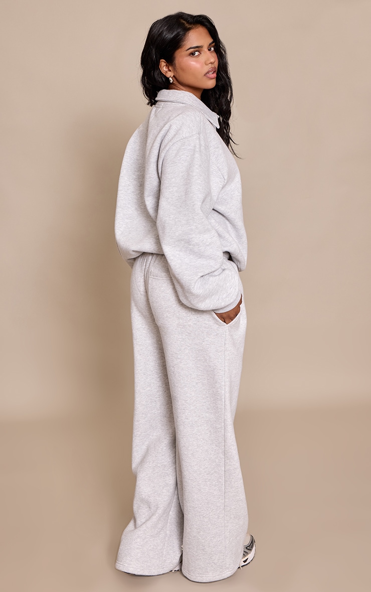 Petite Ash Grey Prettylittlething Straight Leg Sweatpants image 3