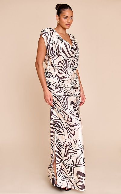 Plus Robe longue imprimé noire et blanche froncée à col bénitier plongeant