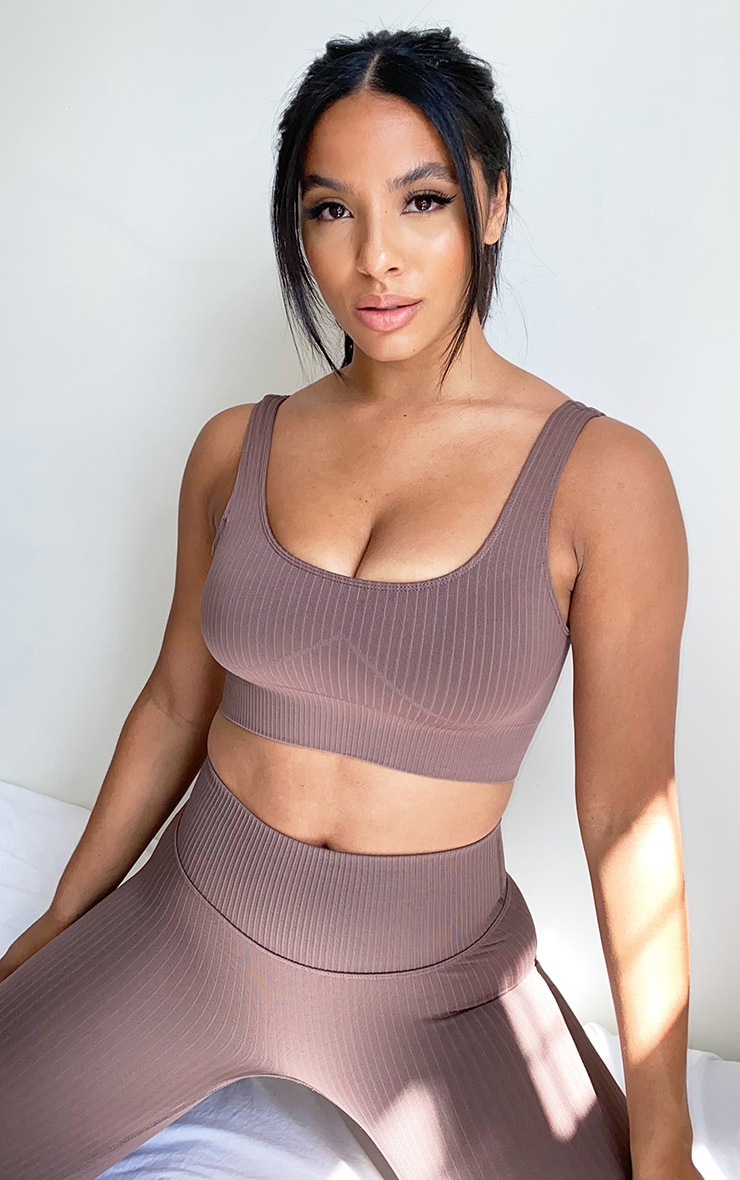 Brassière de sport café côtelée sans coutures