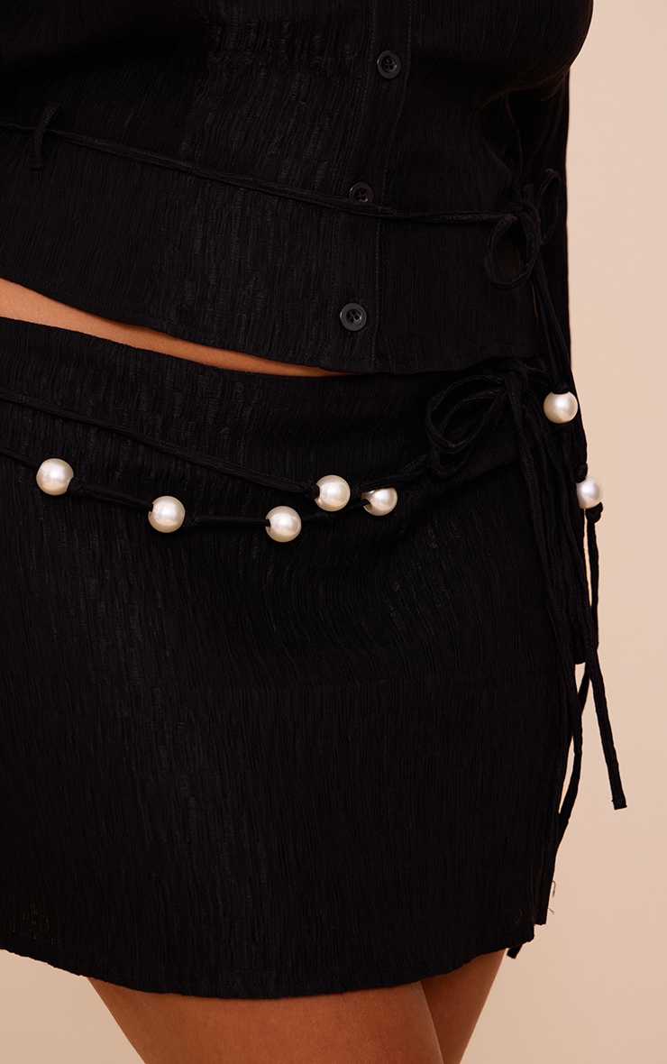 Plus Black Crinkle Textured Bead Detail Mini Skirt image 5