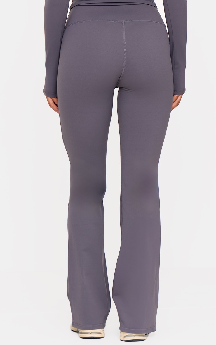 Pantalon de yoga en Sculpt gris anthracite à taille croisée image 3
