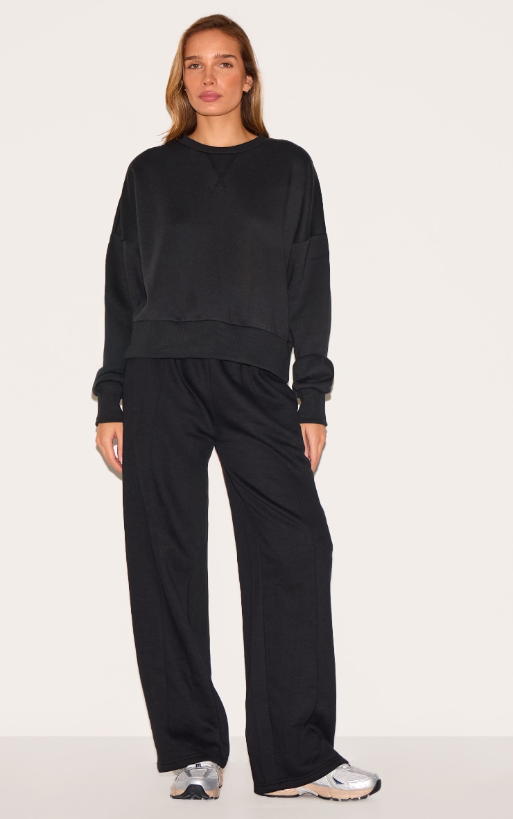 Black Boxy Basic Sweatshirt image 3
