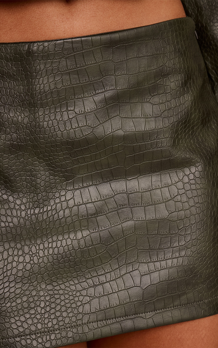 Mini-jupe en PU kaki effet croco à taille mi-haute image 5