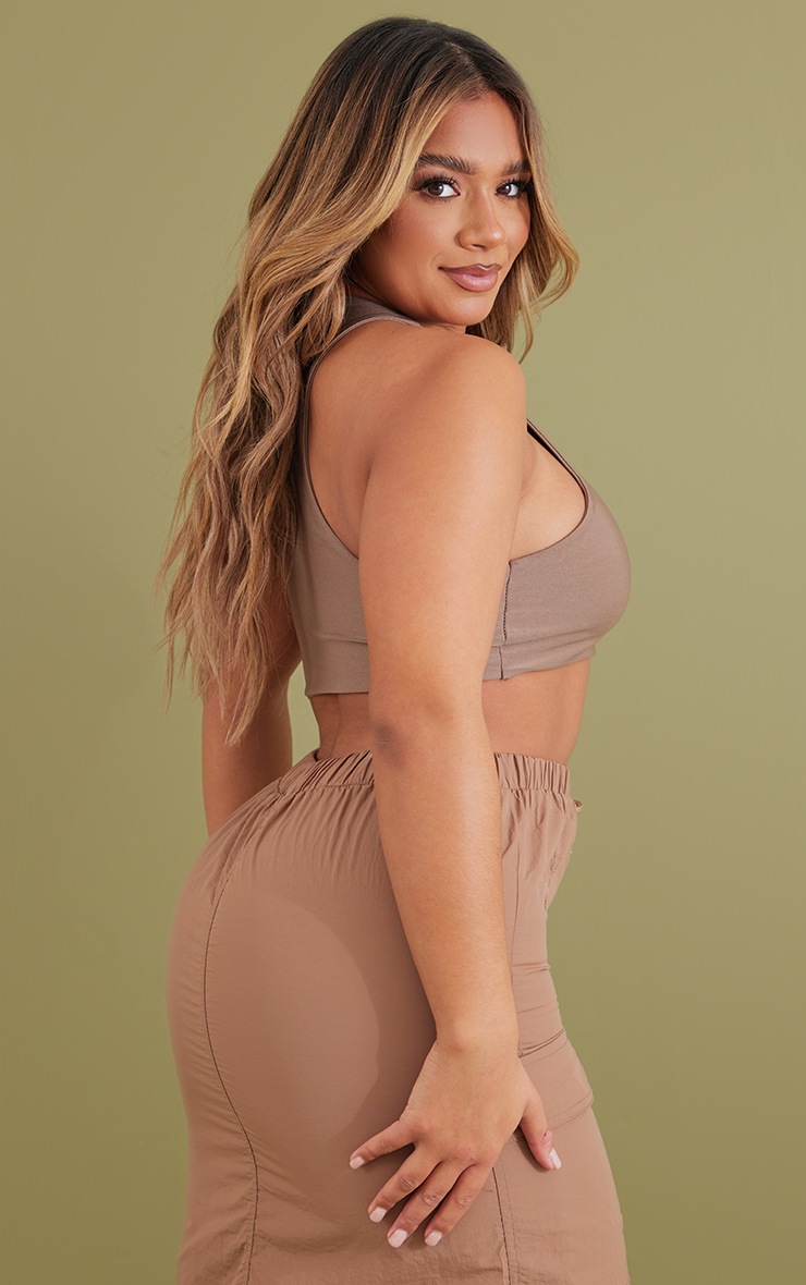 T-shirt Moulant PrettyLittleThing Femme – Taupe, Taille S, Manches Courtes, Neuf Avec étiquettes