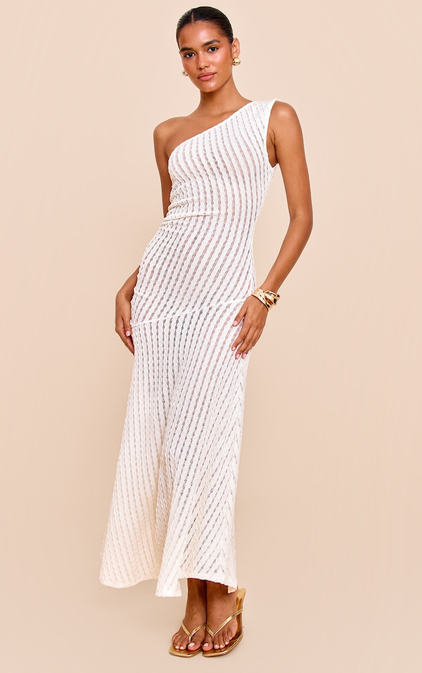 Robe longue texturée crème froncée à épaule unique
