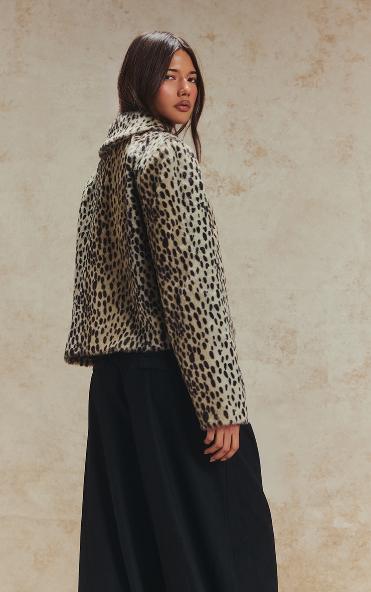 Beige Leopard Print Short Faux Fur Jacket image 3