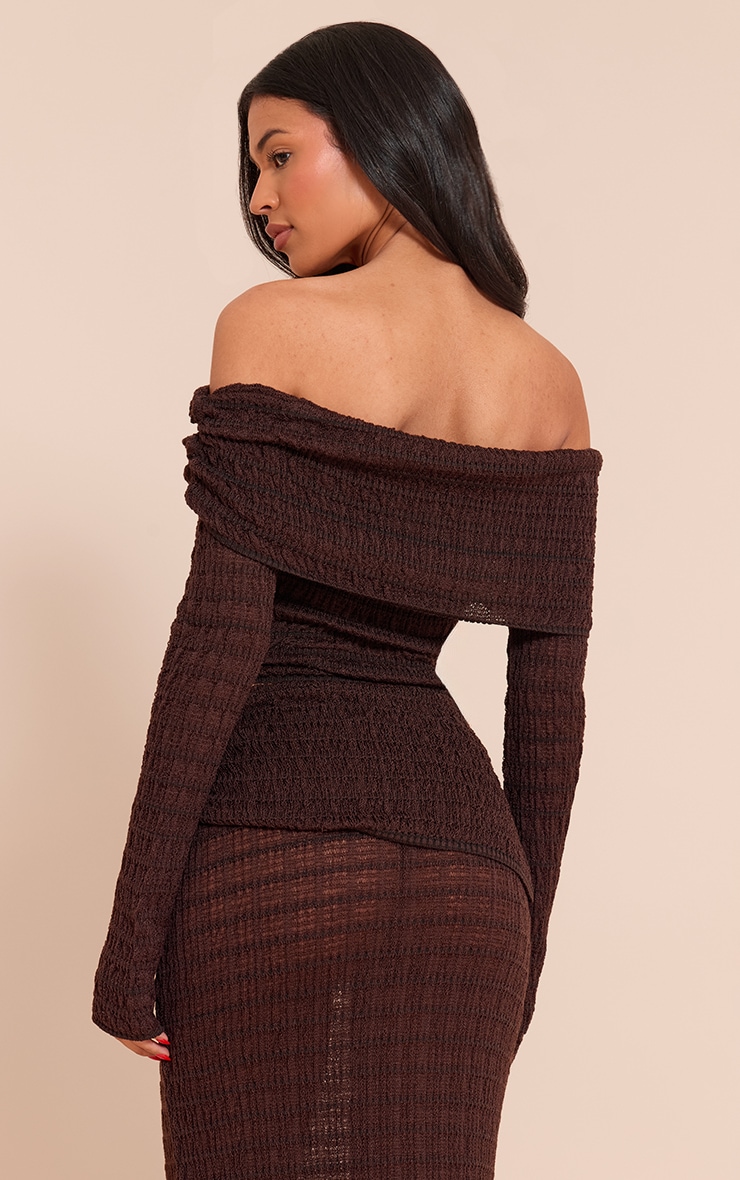 Tall Top en maille tricot texturée chocolat à col bardot image 2