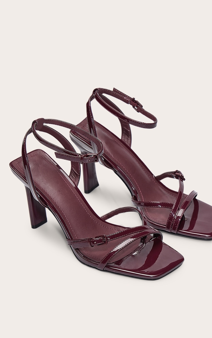 Sandales vernies bordeaux à boucles image 5