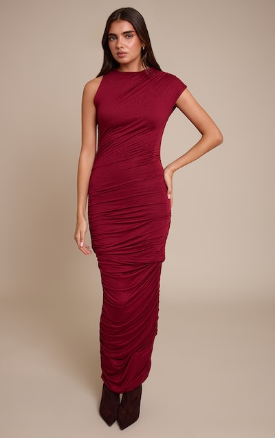 Robe longue asymétrique rouge vin froncée sans manches