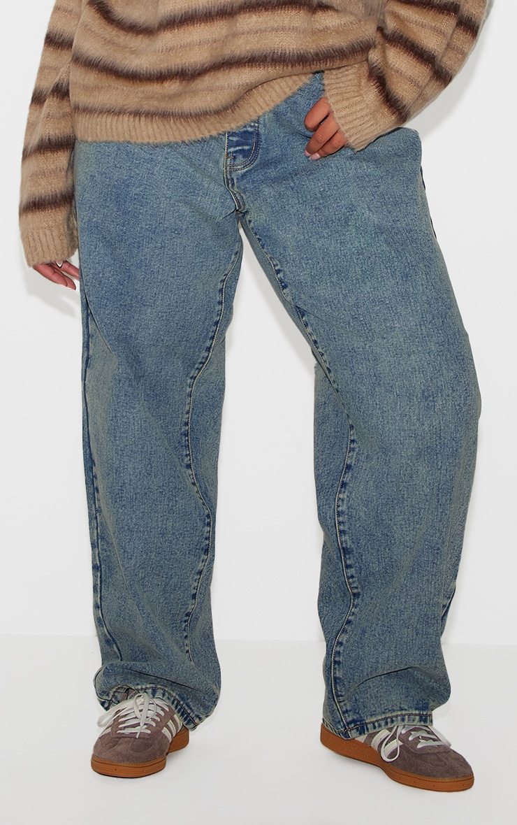 Plus Vintage Wash Boyfriend Jeans image 2