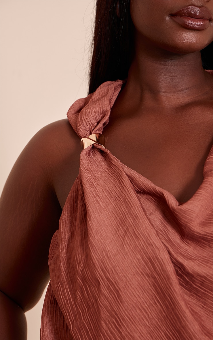 Plus Top drapé tissé texturé marron à empiècement image 4