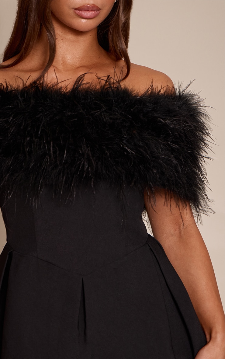 Mini robe trompette tissée deluxe noire à col bardot en plumes image 4