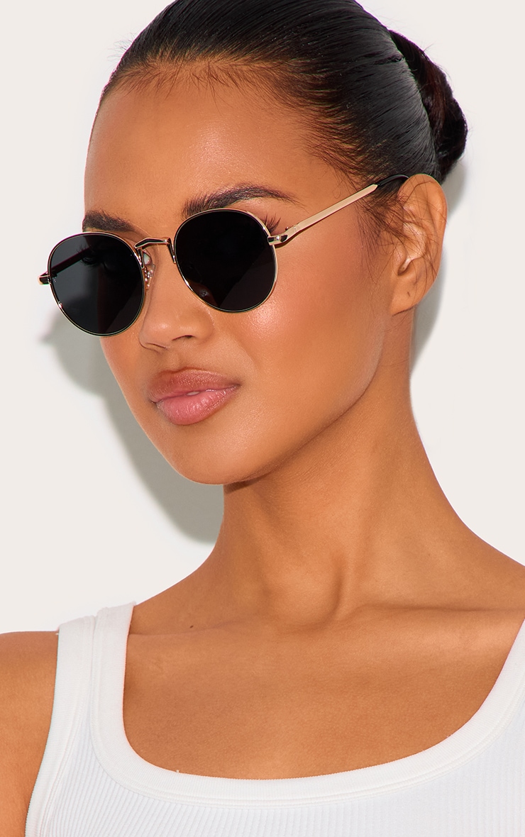 Black Rounded Lens Retro Sunglasses image 3