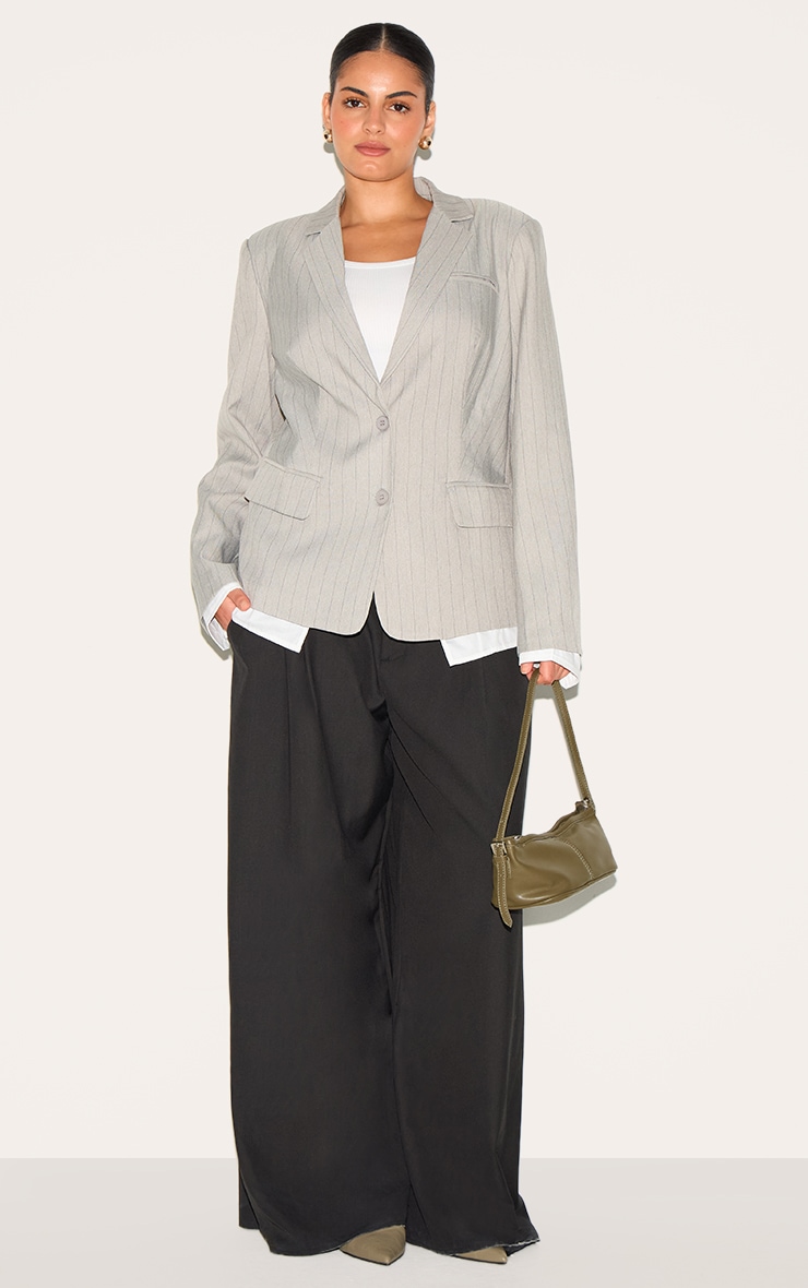 Plus Blazer gris clair à fines rayures et détail chemise image 3