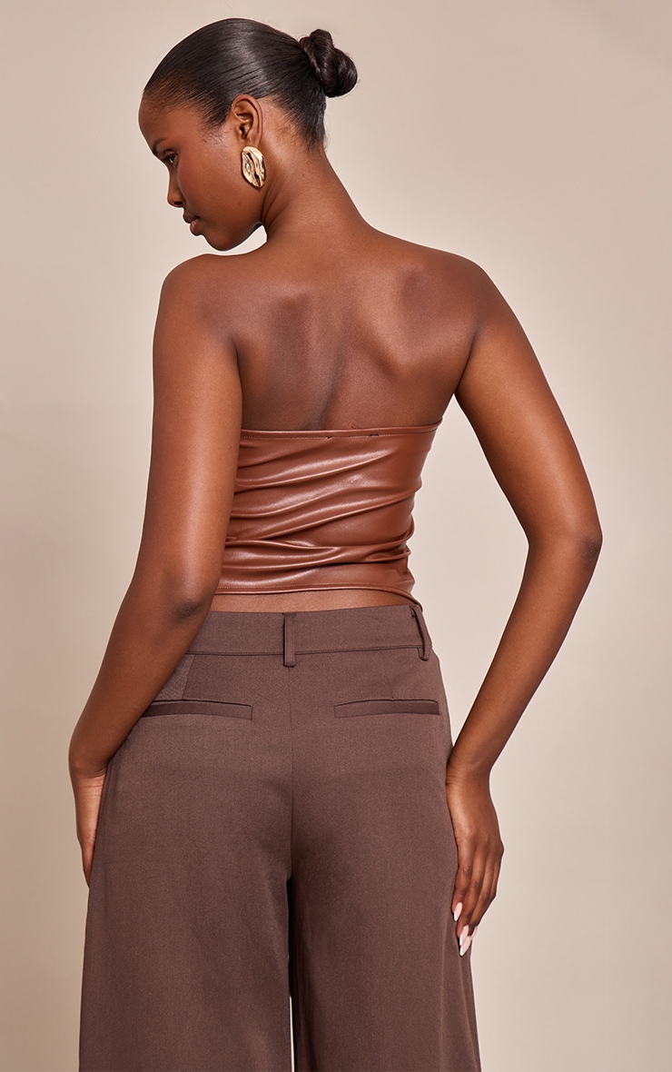 Top bandeau ajusté en PU marron clair image 2