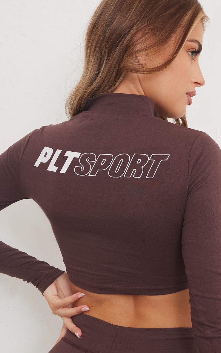 PRETTYLITTLETHING - Top de sport court chocolat à demi-zip, Chocolat