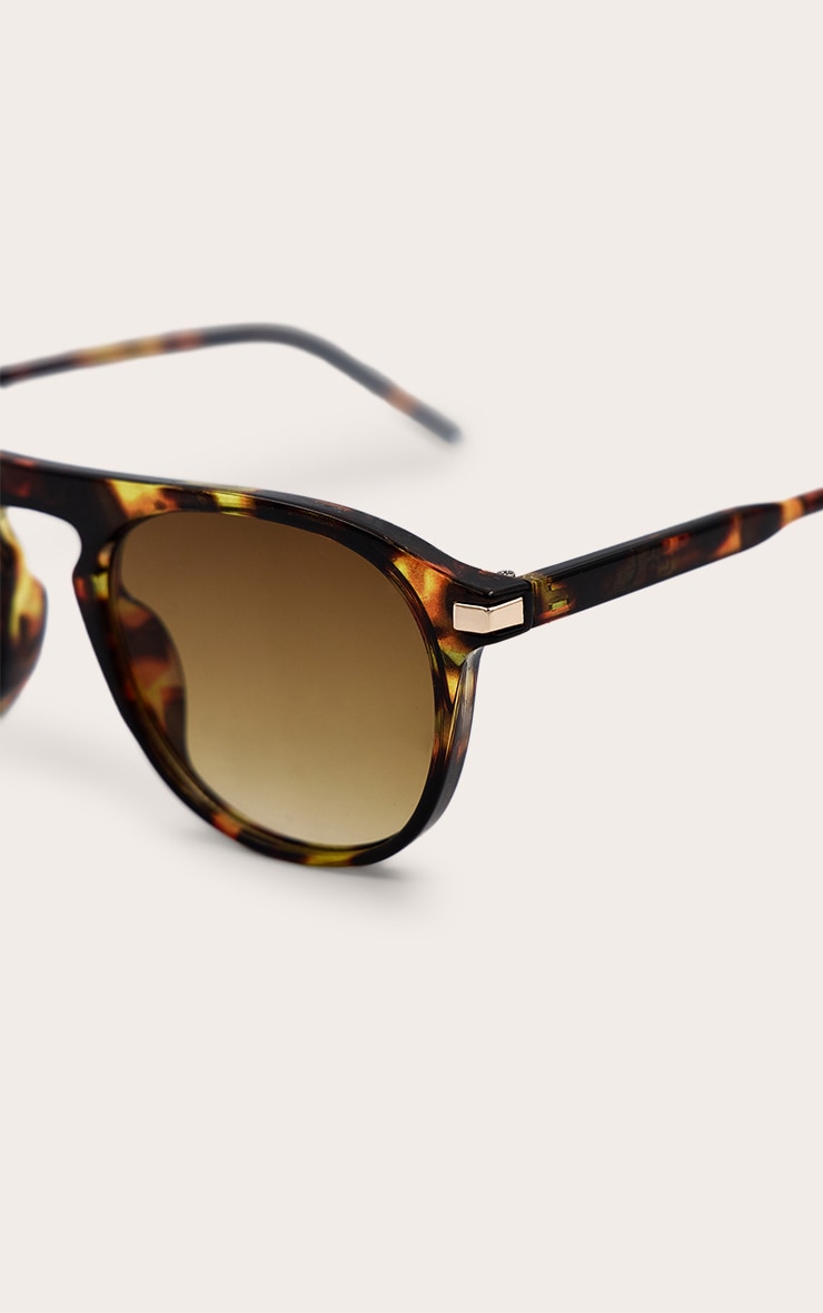 Lunettes de soleil style aviateur angulaires en écailles image 3