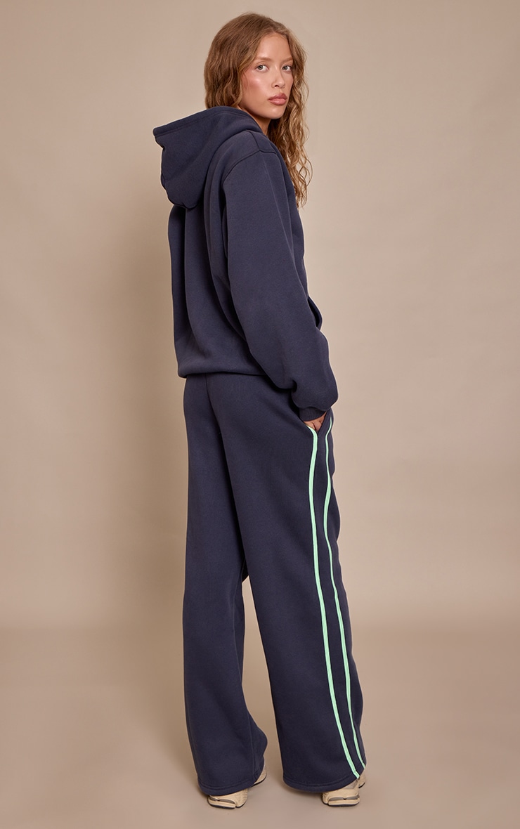 Jogging large bleu marine imprimé "Sports Club" image 3