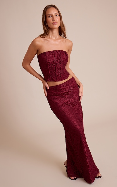 Jupe longue en dentelle rouge vin