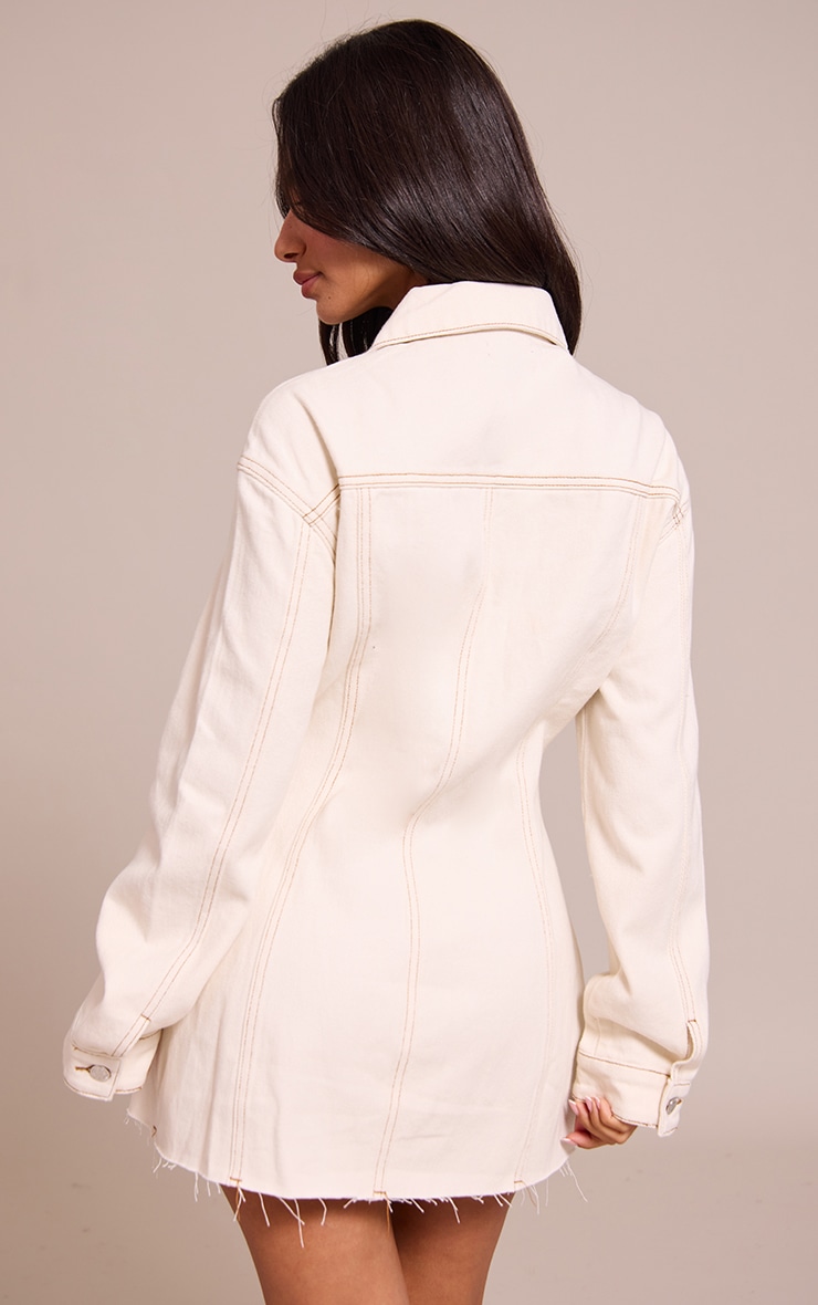 Petite Mini robe ajustée en jean écru à manches longues image 2