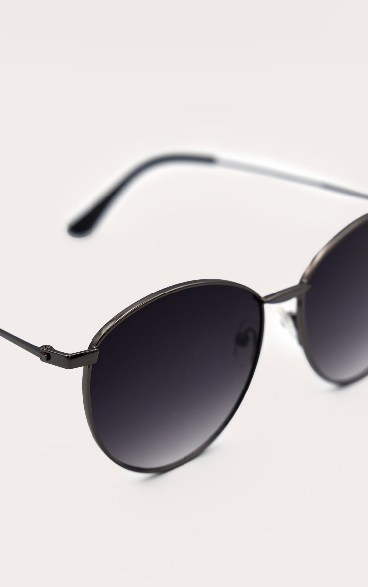 Black Metal Frame Ombre Lens Round Sunglasses image 4