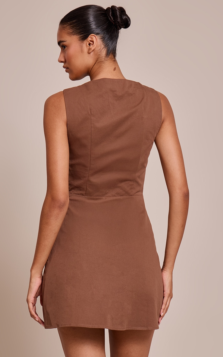 Robe moulante tissée chocolat sans manches à col bateau image 2
