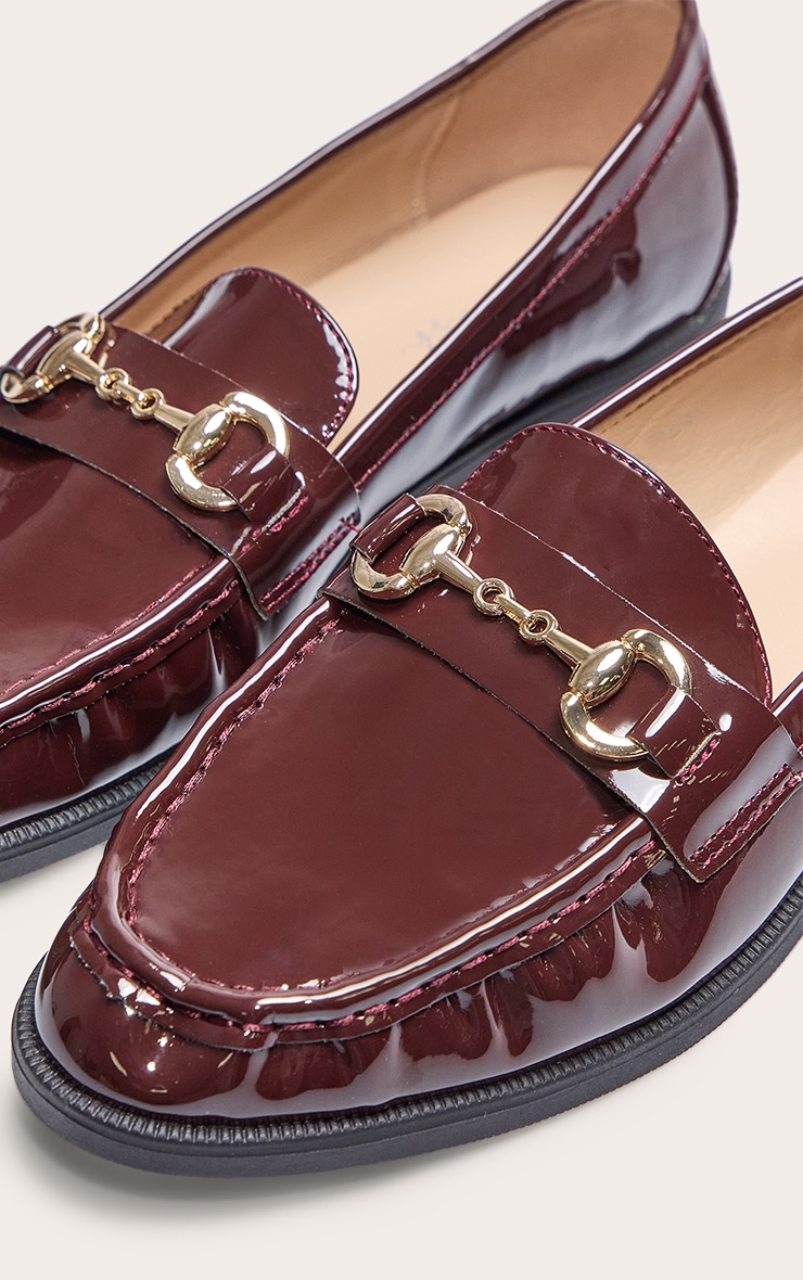 Mocassin bordeaux verni, orné d'une boucle dorée image 4