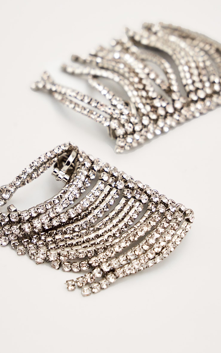 Bijoux d'oreilles argentés drapés à strass image 3