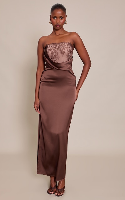 Robe longue satinée chocolat à partie en dentelle