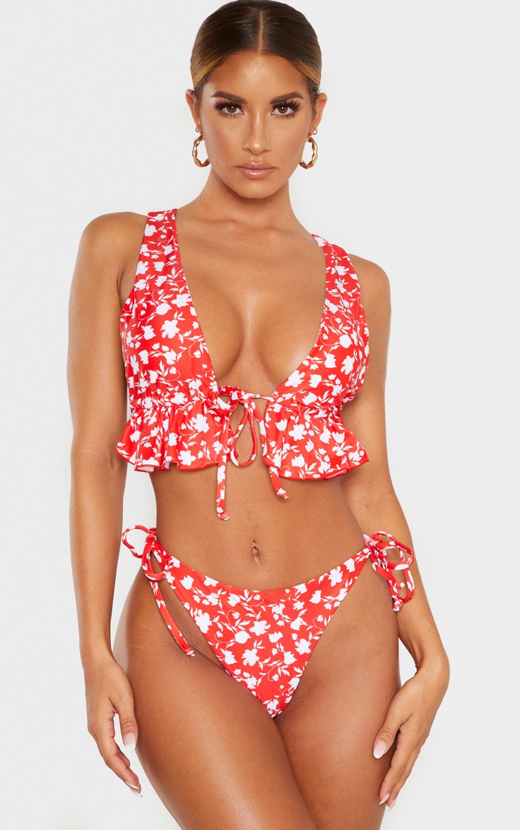 Haut de bikini rouge imprimé floral à lien noué et volants