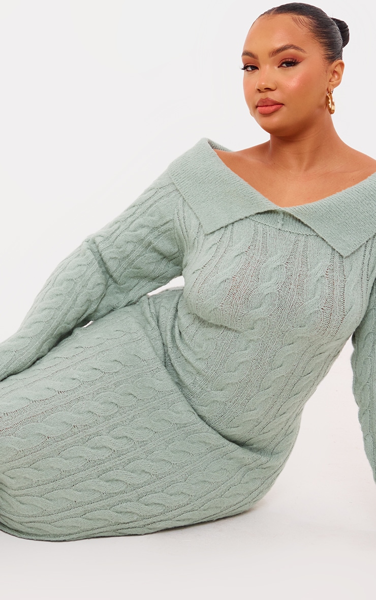 Plus Robe longue en maille tricot torsadée vert sauge repliée image 4