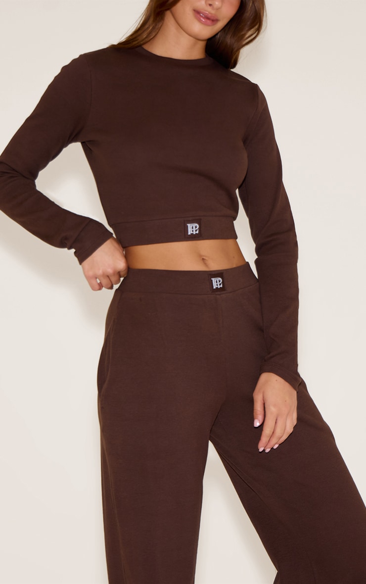 PrettyLittleThing Pantalon de pyjama large tonal côtelé chocolat à taille élastique image 4