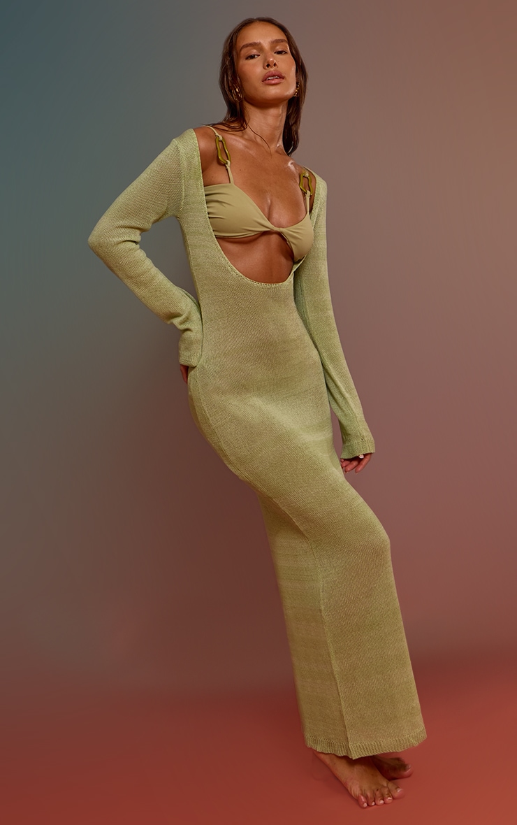 Robe de plage longue en maille tricot vert sauge à décolleté plongeant image 3