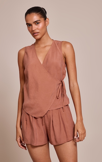 Top tissé châtaigne noué sur le côté à décolleté