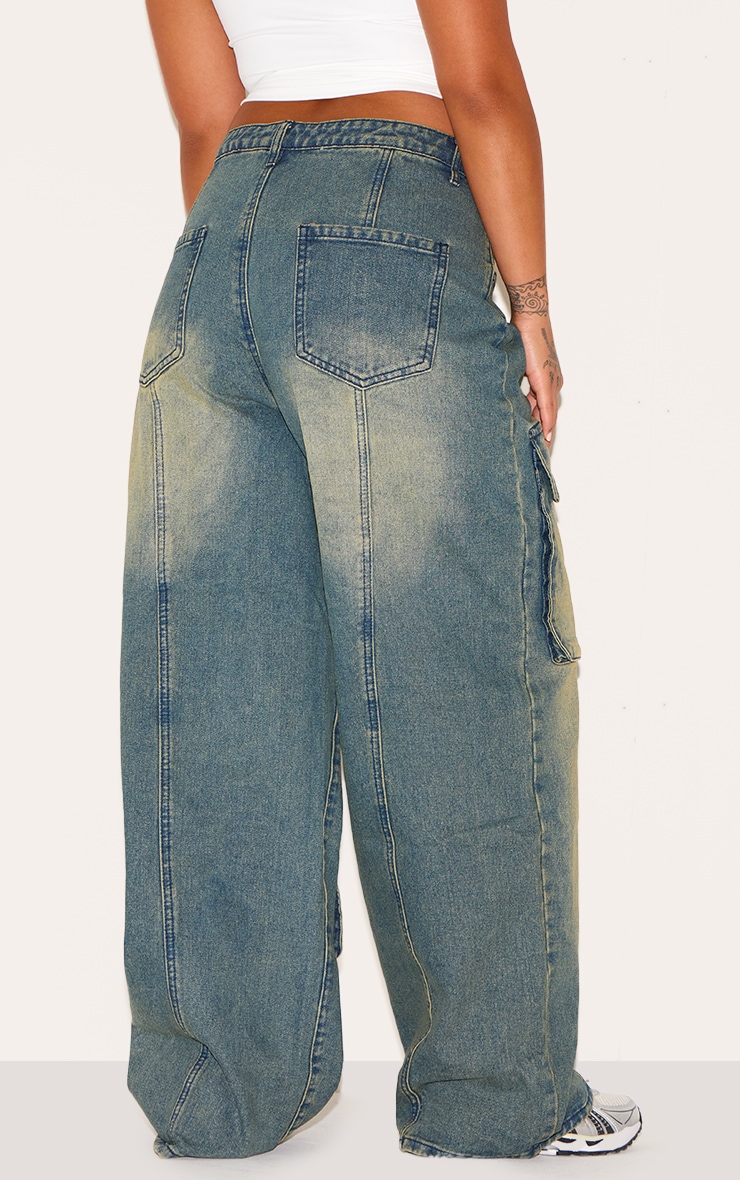 Plus Vintage Mid Wash Oversized Cargo Pocket Detail Wide Leg Jeans image 3