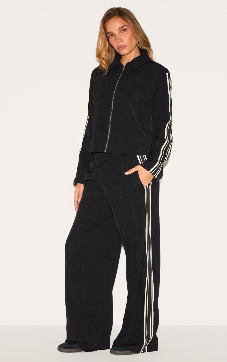 Veste courte tissée noire à rayures sur les côtés image 3