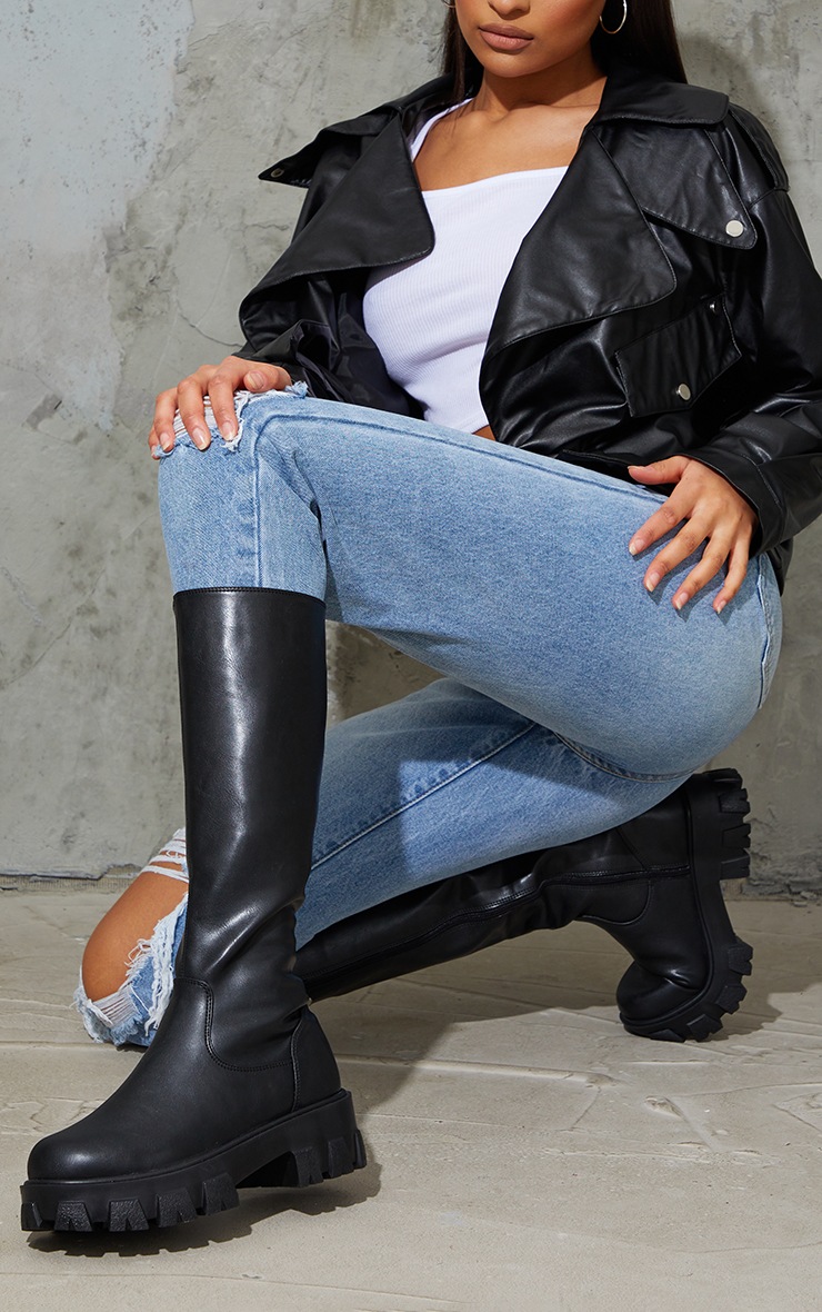Bottes chunky en similicuir noir à semelle crampons