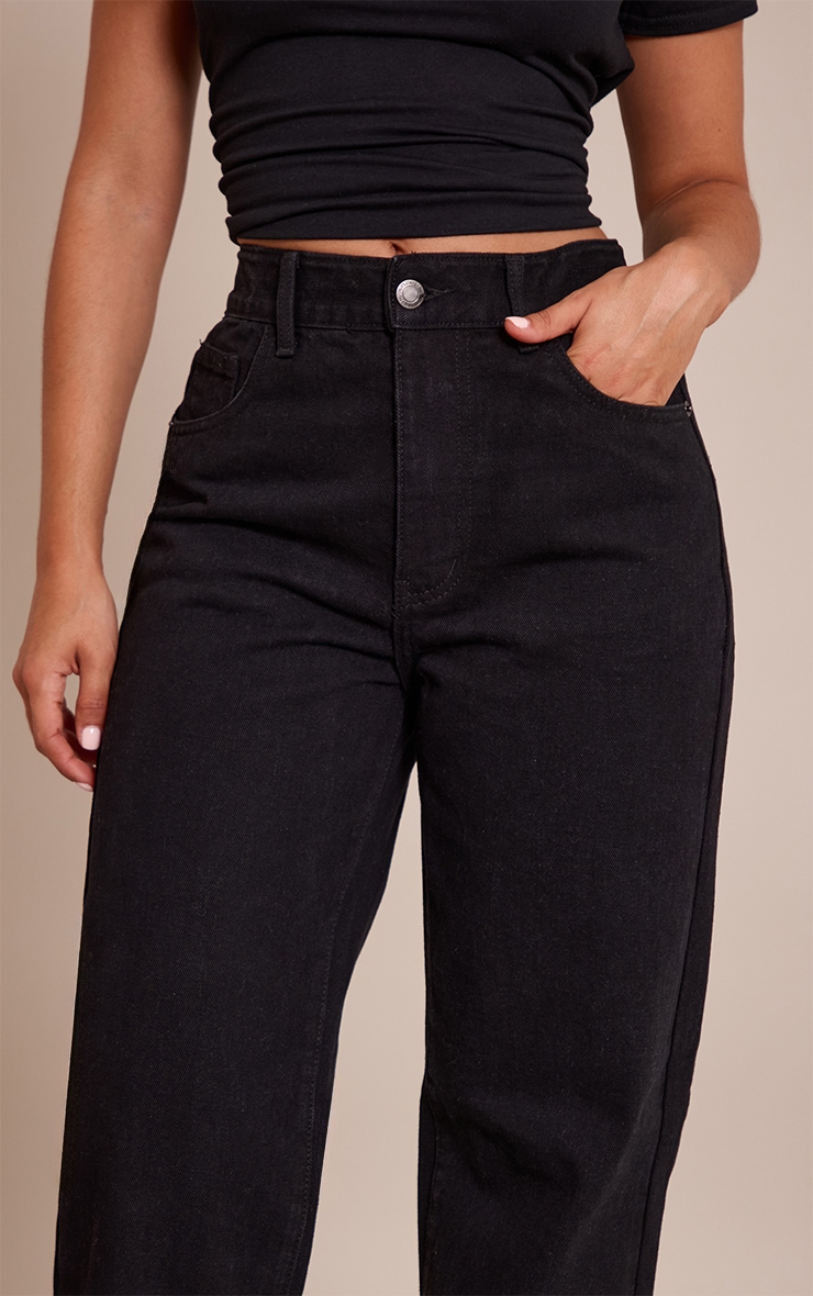 PRETTYLITTLETHING Petite Black Long Leg Straight Jeans image 4